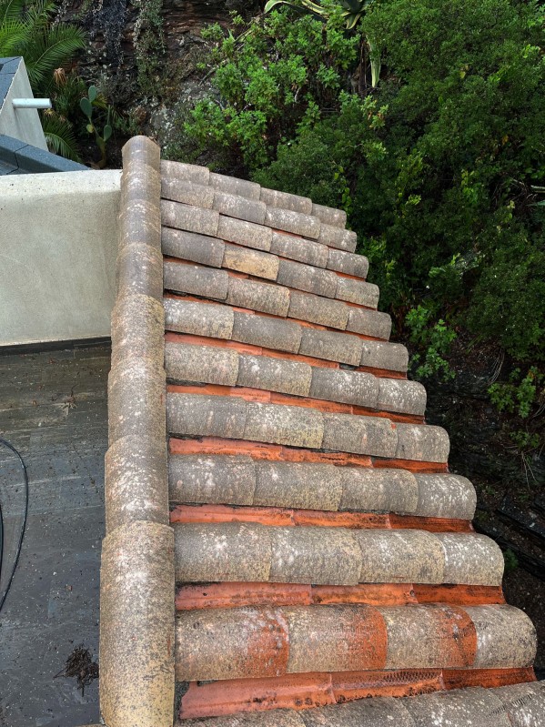 Nettoyage de toiture au Rayol canadel 83820 dans le Var